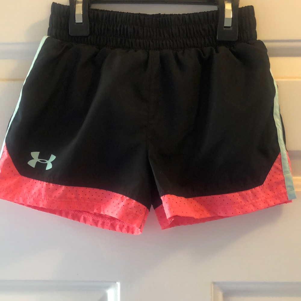NWOT! Black, bright Orange, with a little bit of Teal, Under Armour Shorts! Sz 6